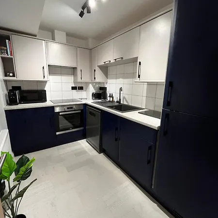 The Gallery - Town Centre - Beach 5 Minute Walk - Superfast Wifi - Outdoor Terrace - Sleeps Up To 6 - Netflix - Contractor Friendly - Short & Long Stays - Coffee Machine Bournemouth Exterior photo