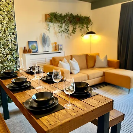 The Gallery - Town Centre - Beach 5 Minute Walk - Superfast Wifi - Outdoor Terrace - Sleeps Up To 6 - Netflix - Contractor Friendly - Short & Long Stays - Coffee Machine Bournemouth Exterior photo