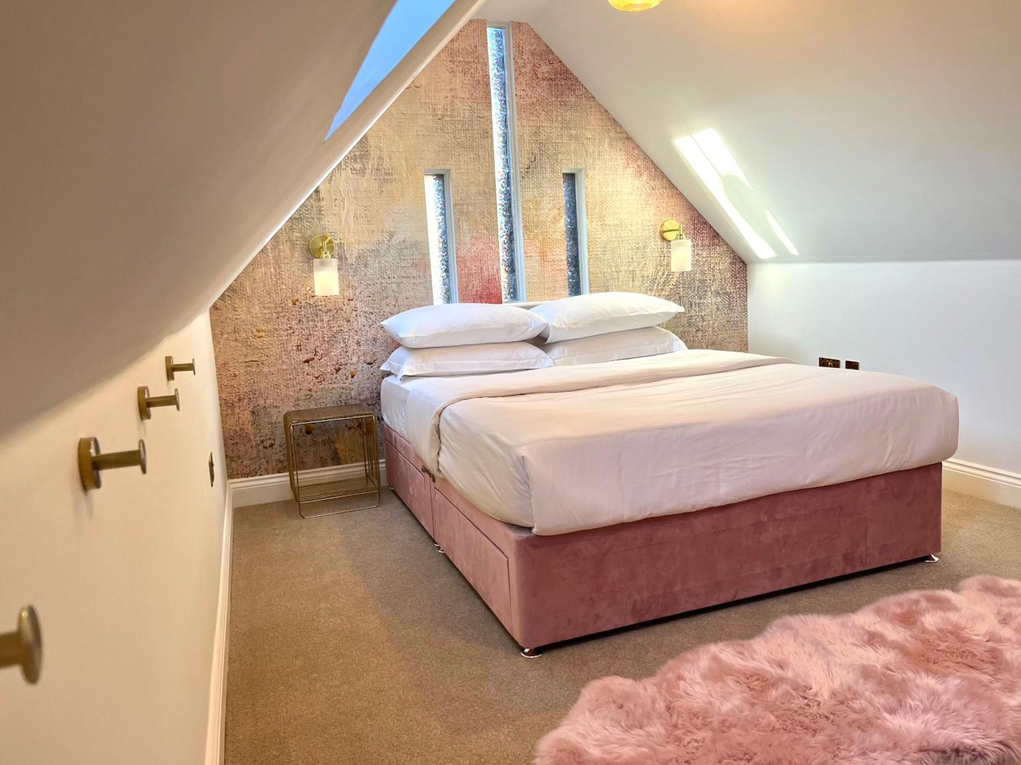 The Gallery - Town Centre - 5 Minute Walk - Superfast Wifi - Outdoor Terrace - Sleeps Up To 6 - Netflix - Contractor Friendly - Short & Long - Coffee Machine Апартаменты Борнмут